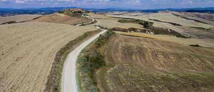 Viaggi in moto: In moto a sud di Siena alla scoperta delle suggestive Crete  3