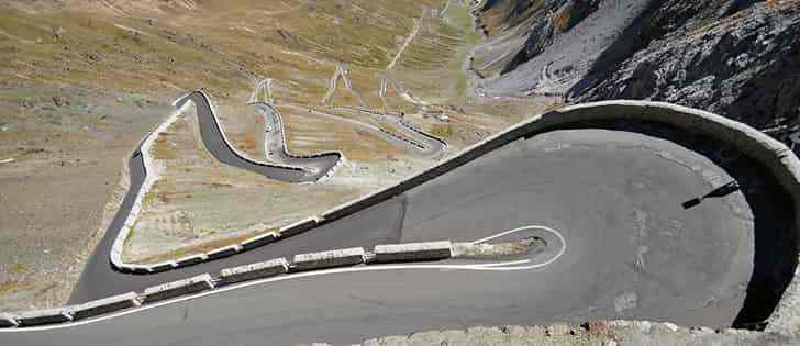 Viaggi in moto: Svizzera in moto valicando mitici passi delle Alpi Centrali 2