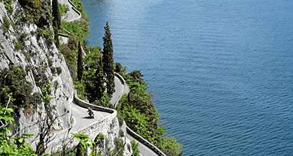 Lago di Garda in moto tra strade e panorami spettacolari