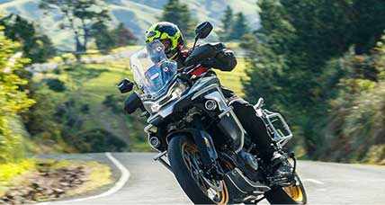 Traversata in Moto tra Curve Tornanti e Paesaggi dell’Umbria