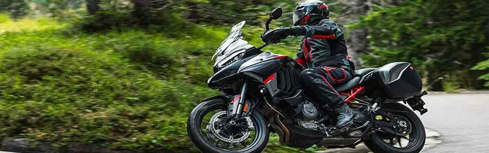 Viaggio nella Foresta Nera: Moto, Magia e Silenzi